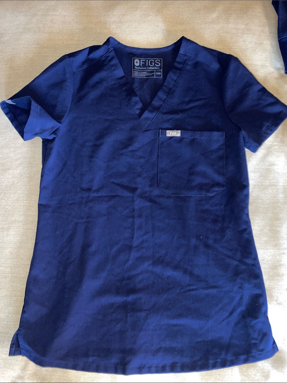 2 FIGS Women's V-Neck Catarina Scrub Top in Navy Blue - Picture 3 of 3
